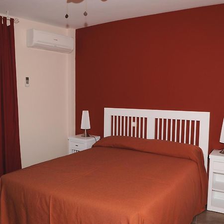 Edificio Reyes Apartment La Adrada Exterior photo