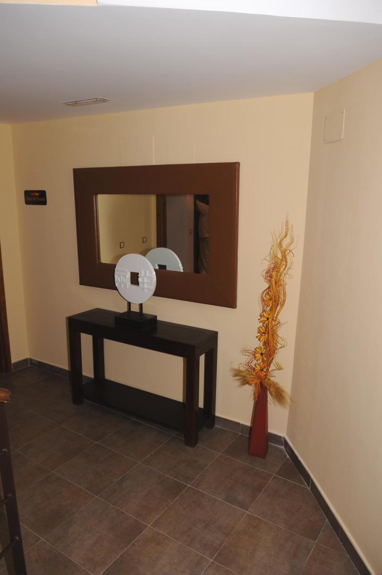 Edificio Reyes Apartment La Adrada Exterior photo